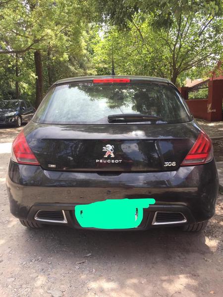 Peugeot 308 • 2017 • 67,000 km 2