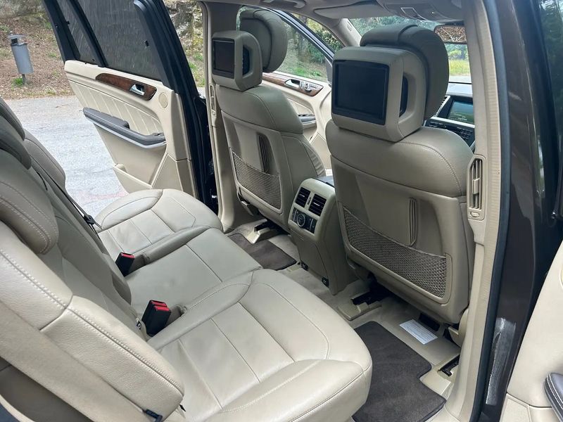 Mercedes-Benz GL-Class • 2015 • 115,000 km 7