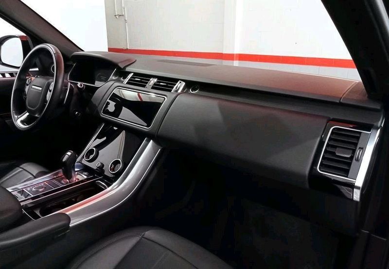 Land Rover Range Rover • 2019 • 110,000 km 3