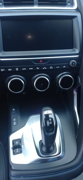 Jaguar E-PACE • 2018 • 64,200 km 4