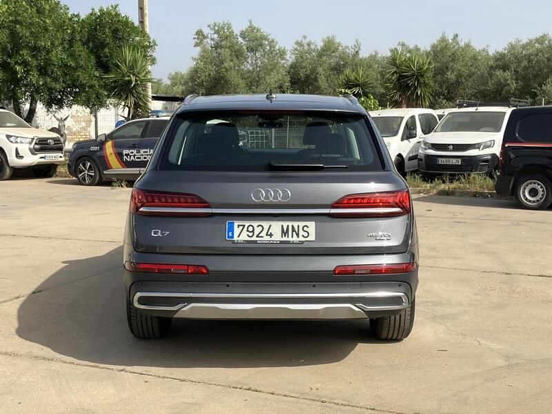 Audi Q7 • 2024 • 12,743 km 4
