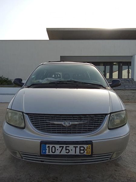 Chrysler Voyager • 2002 • 240,000 km 1