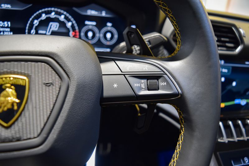 Lamborghini Urus • 2022 • 25,000 km 22