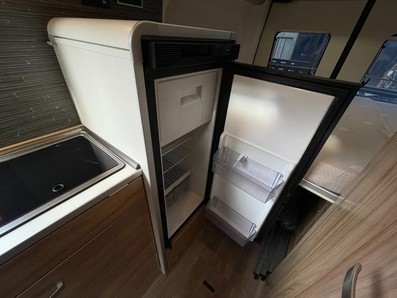 Mercedes-Benz Sprinter • 2021 • 20,800 km 12