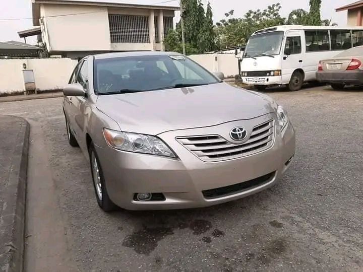 Toyota Camry • 2010 • 126,340 km 2