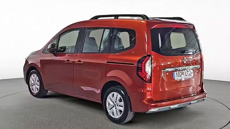 Renault Kangoo • 2021 • 28,509 km 4