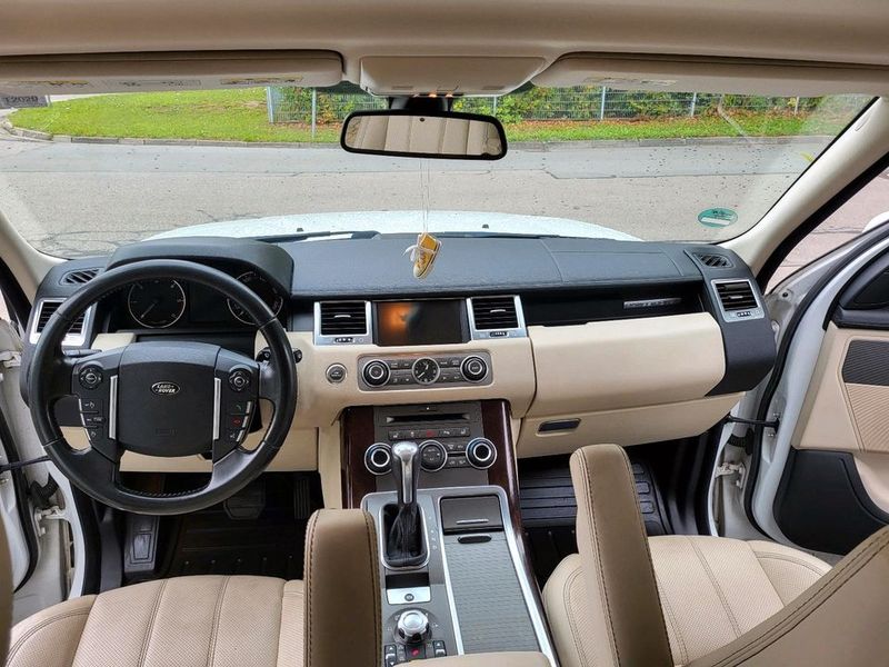 Land Rover Range Rover Sport • 2011 • 154,000 km 4
