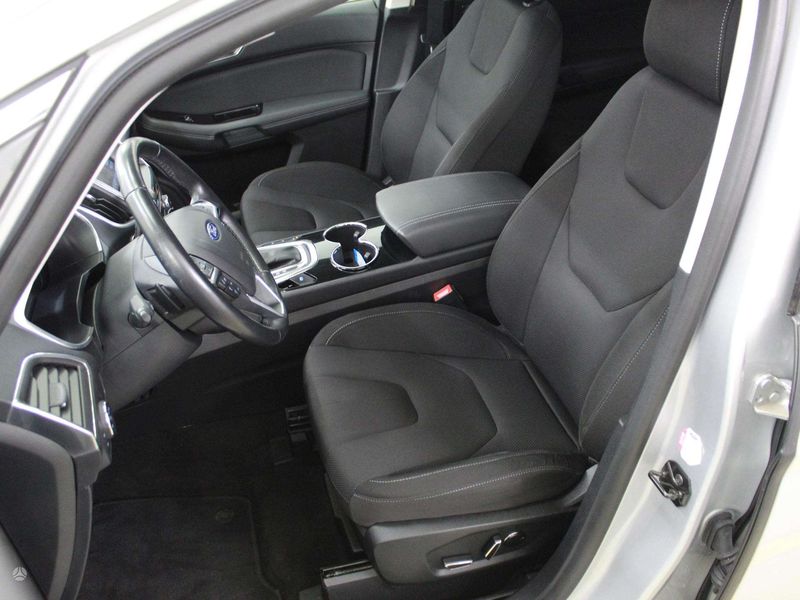 Ford S-Max • 2016 • 149,000 km 23