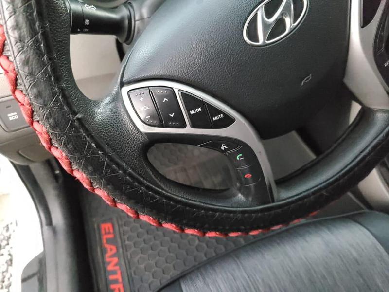 Hyundai Elantra • 2012 • 51,684 km 6