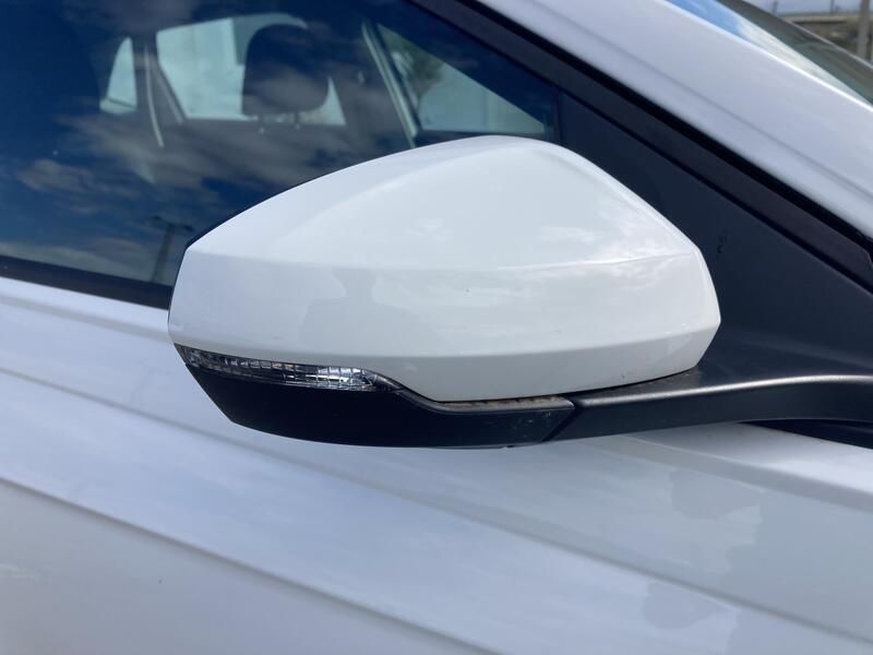 Volkswagen Polo • 2022 • 24,689 km 16