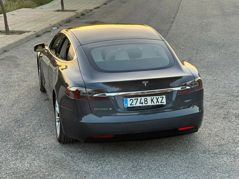 Tesla Model S • 2019 • 50,960 km 8