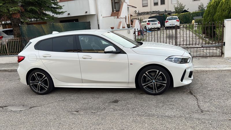 BMW 1 Series • 2022 • 60,000 km 4