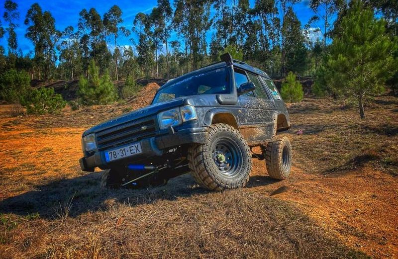 Land Rover Discovery • 1995 • 180,000 km 4