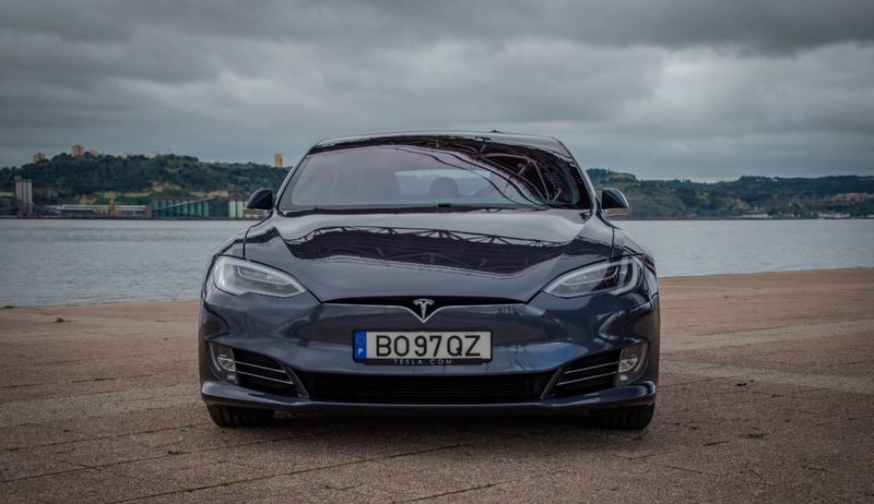 Tesla Model S • 2020 • 70,000 km 2