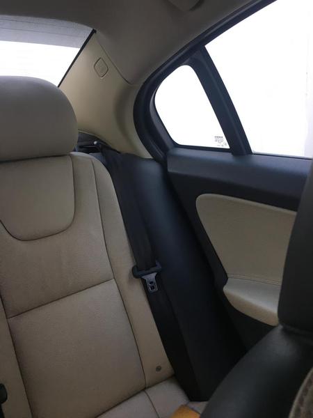 Volvo S60 • 2013 • 85,000 km 2