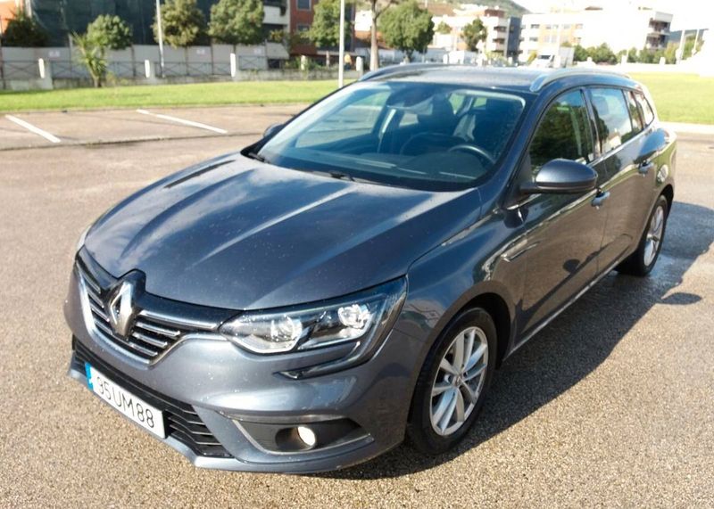 Renault Mégane • 2018 • 99,999 km 1