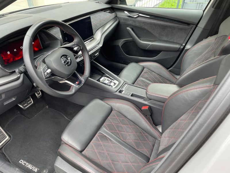 Škoda Octavia Combi • 2021 • 50,000 km 4