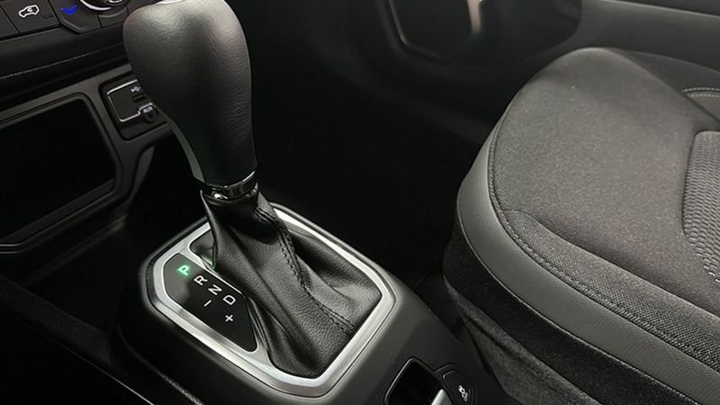 Jeep Renegade • 2023 • 123 km 5