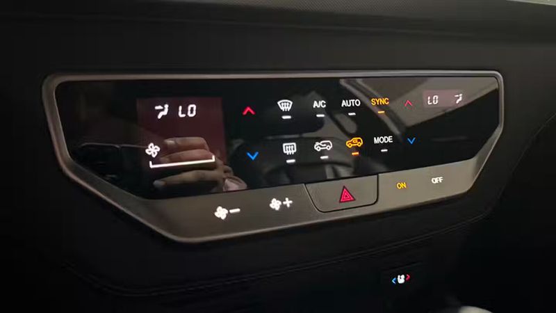 Ssangyong Rexton • 2023 • 10,759 km 14