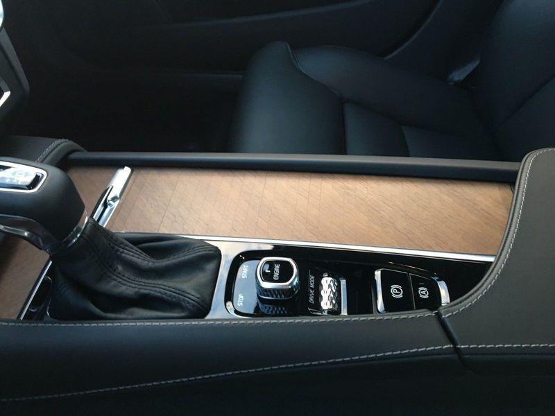 Volvo S90 • 2016 • 155,000 km 8