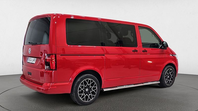 Volkswagen Multivan • 2021 • 30,742 km 2