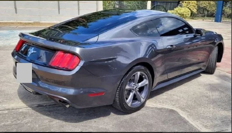 Ford Mustang • 2015 • 93,000 km 4
