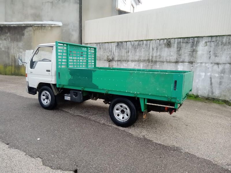 Toyota Dyna • 1999 • 90,000 km 5