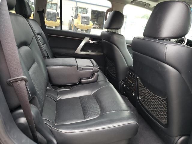 Toyota Land Cruiser • 2014 • 10,000 mi 9