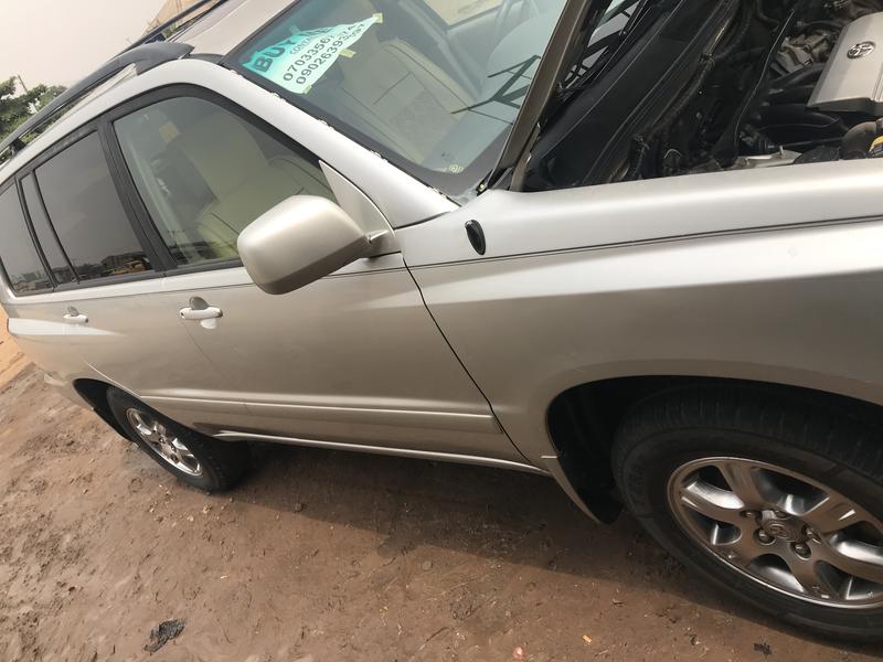 Toyota 4 Runner Limited • 2006 • 156,500 km 5