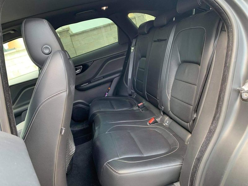 Jaguar F-Pace • 2016 • 230,000 km 6