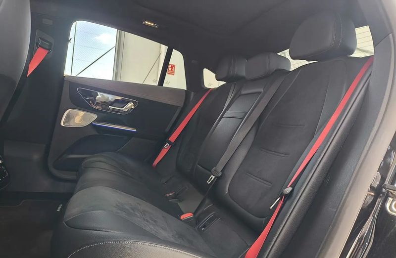 Mercedes-Benz E • 2023 • 37,381 km 10