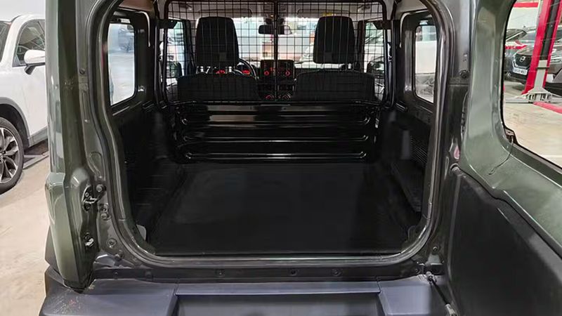 Suzuki Jimny • 2023 • 33,649 km 15