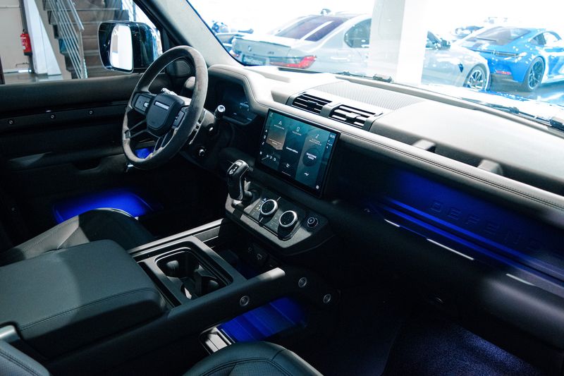 Land Rover Defender • 2024 • 900 km 4