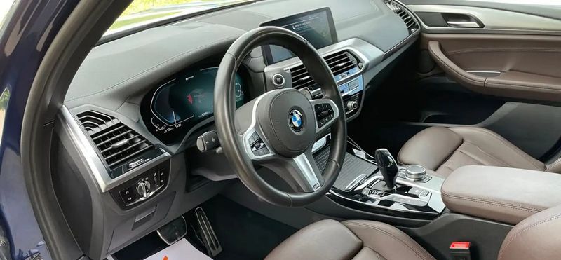 BMW X3 • 2020 • 82,000 km 4