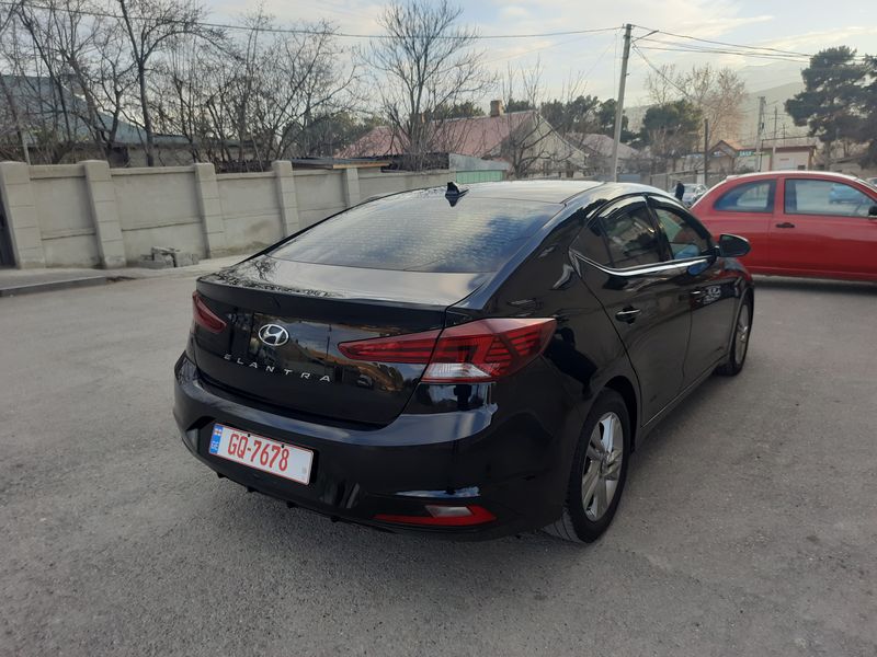 Hyundai Elantra • 2018 • 55,000 mi 7