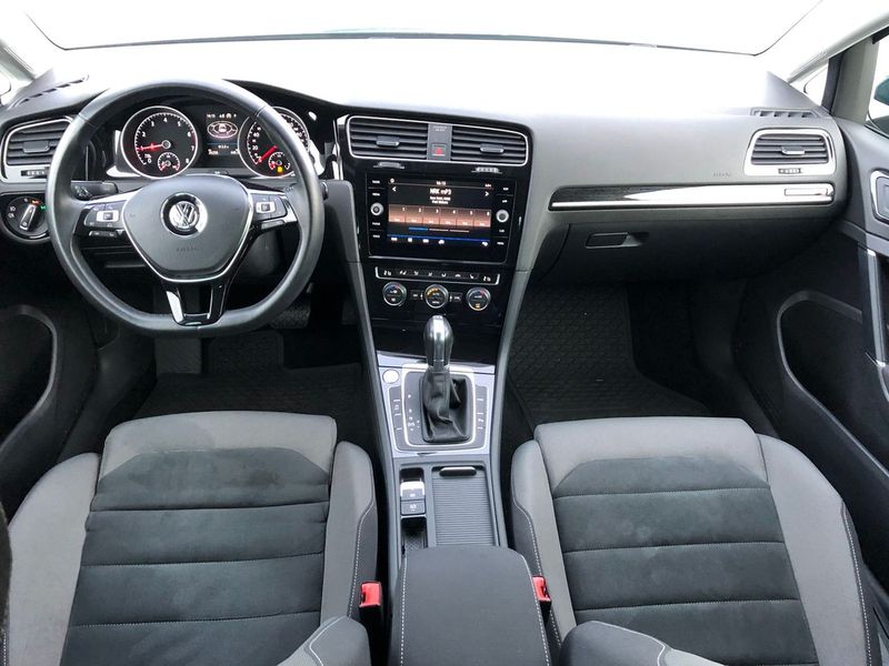 Volkswagen Golf • 2017 • 56,500 km 15