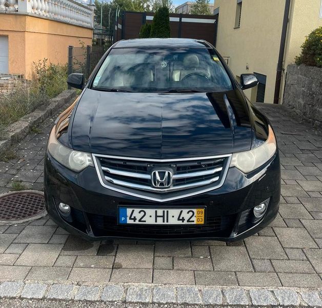 Honda Accord • 2009 • 250,000 km 1