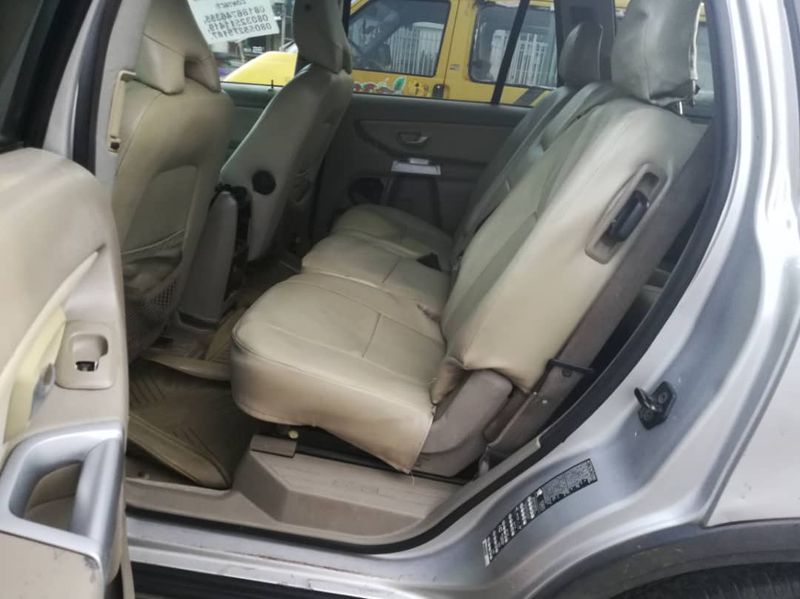 Volvo XC90 • 2005 • 133,059 km 4