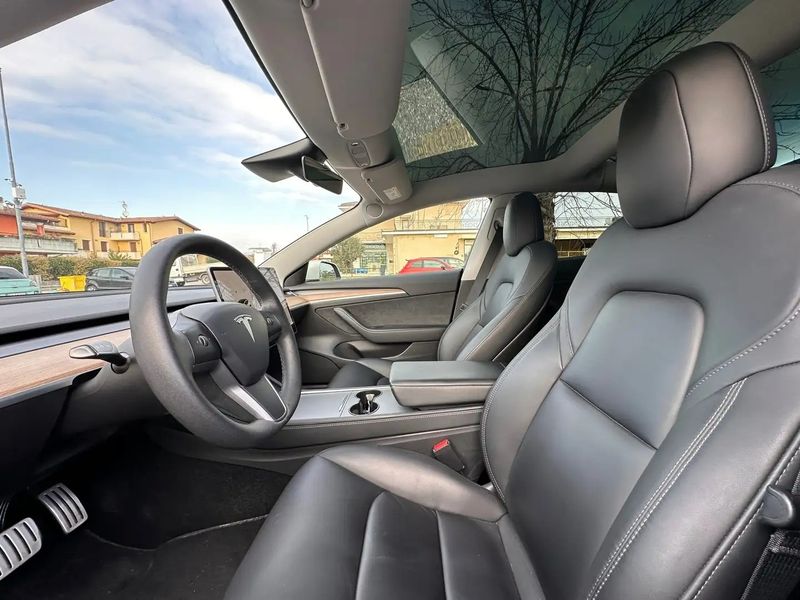 Tesla Model 3 • 2021 • 65,000 km 6