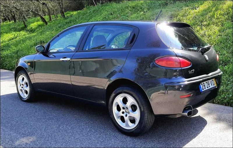 Alfa Romeo 145 • 2003 • 243,000 km 2