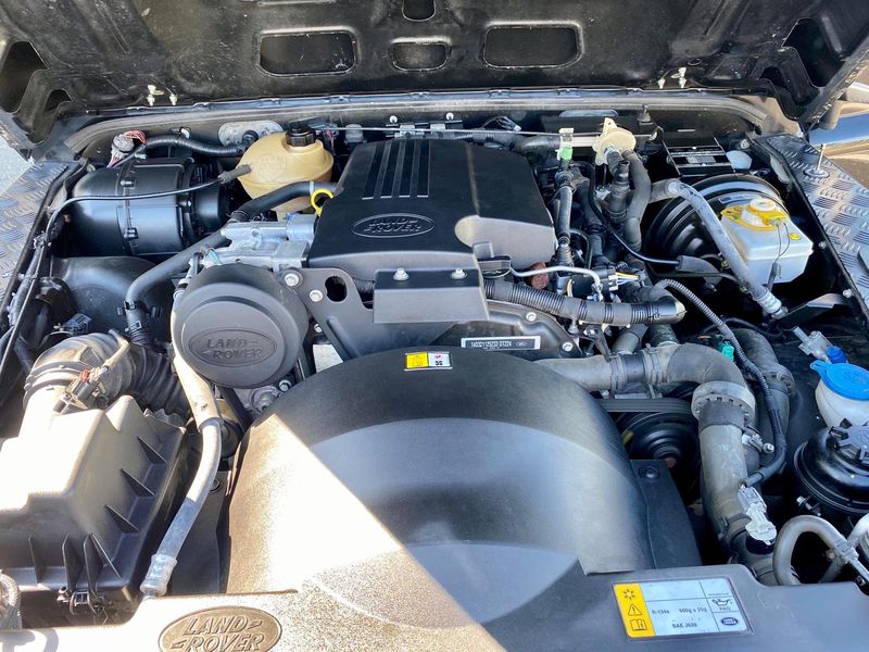 Land Rover Defender • 2014 • 46,000 km 7