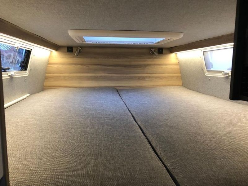 Volkswagen Crafter • 2013 • 98,000 km 11