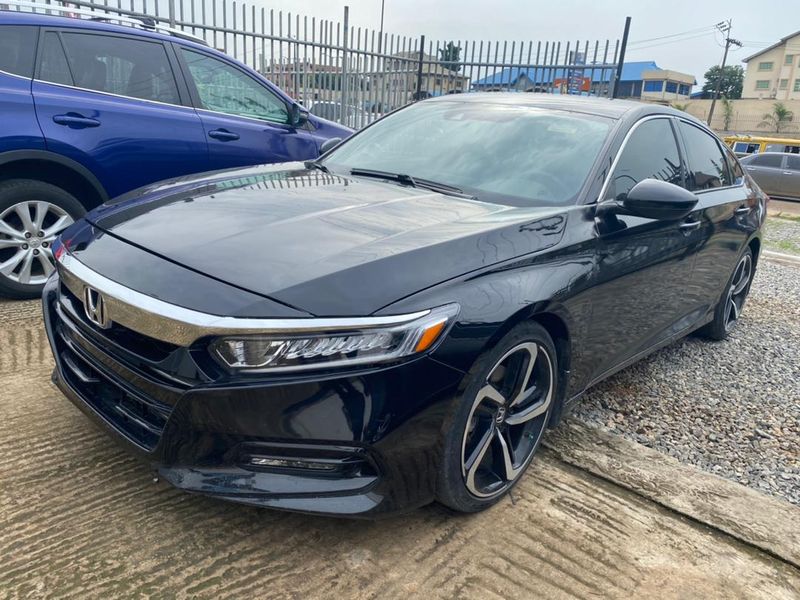 Honda Accord • 2018 • 21 km 1