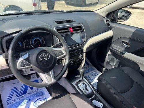 Toyota Prius v • 2020 • 0 km 3