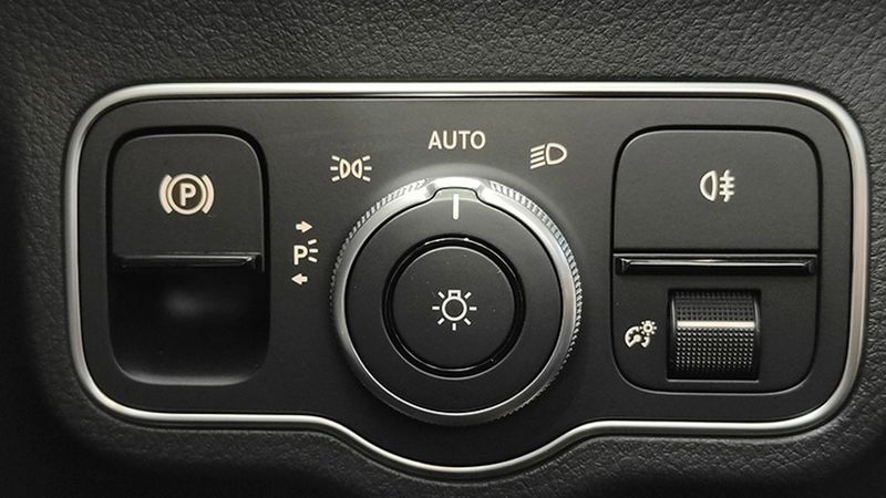 Mercedes-Benz Class B • 2023 • 6,999 km 39