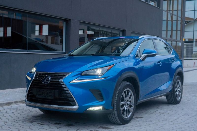 Lexus NX • 2020 • 20,000 km 1