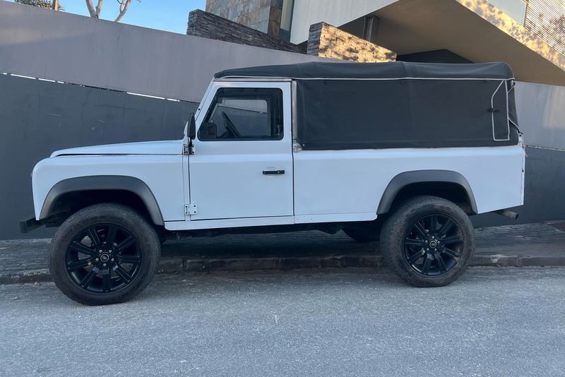 Land Rover Defender • 1996 • 170,000 km 5