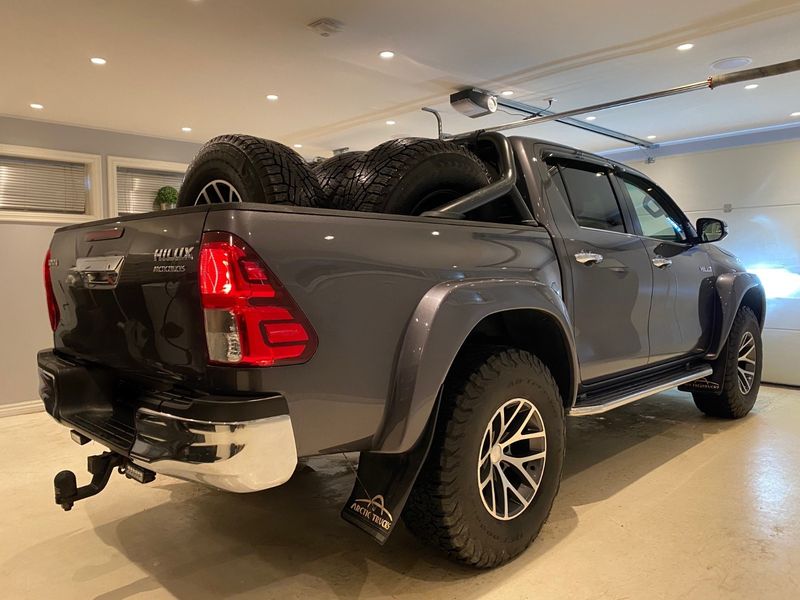 Toyota Hilux • 2016 • 74,000 km 4