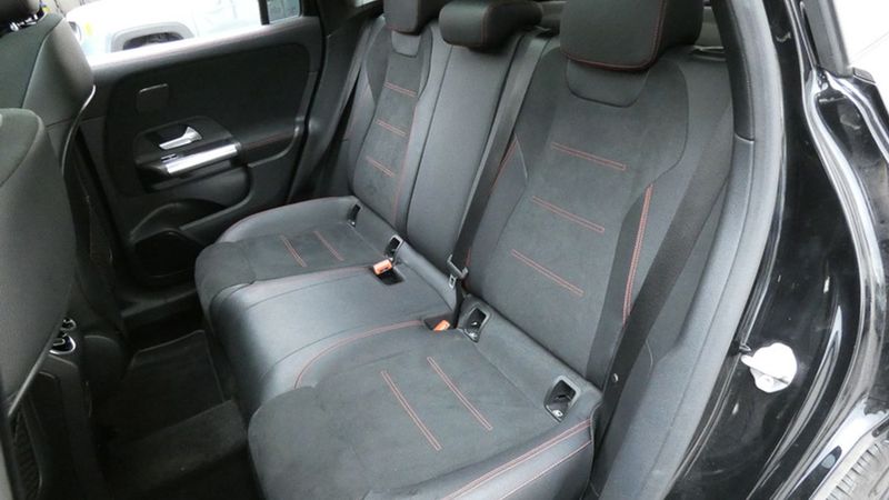 Mercedes-Benz GLA • 2020 • 59,117 km 5