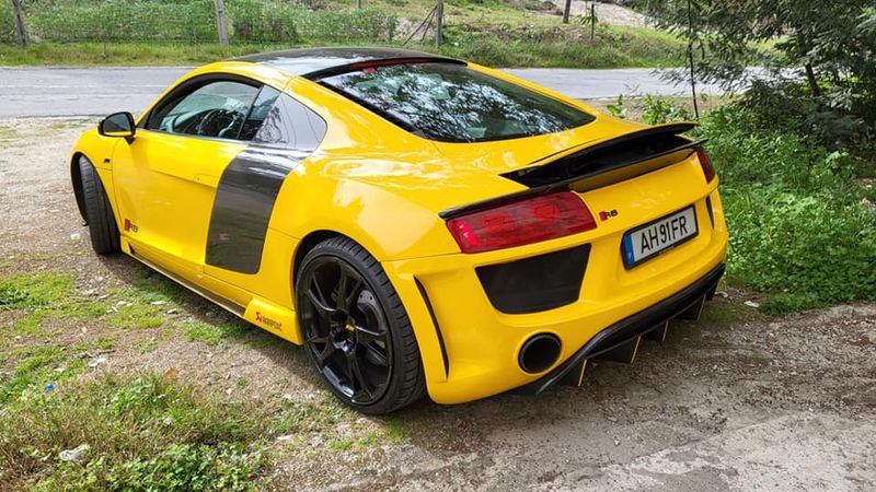 Audi R8 • 2007 • 60,000 km 4